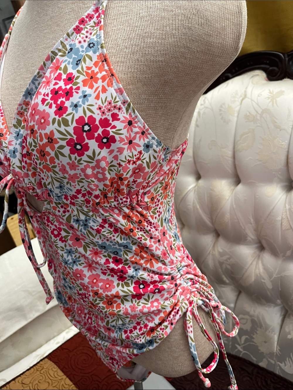 Source Unknown Pink Floral One-Piece Swimwear. NWOT - Picture 3 of 4